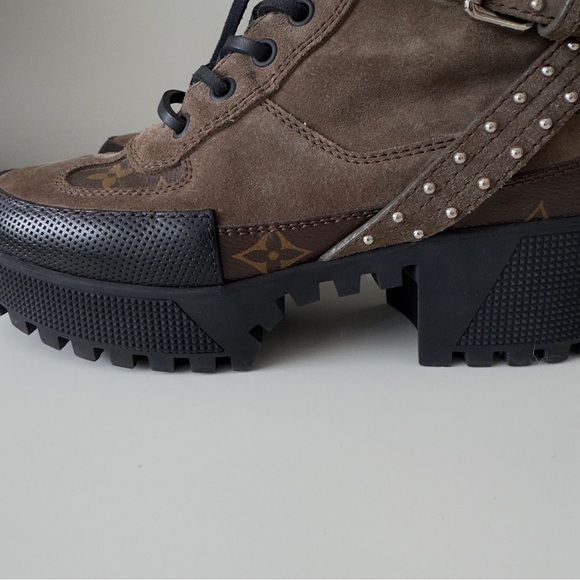 Laureate Plattorm
Desert Boot Louis Vuitton size 6 Authentic - Picture 10 of 11